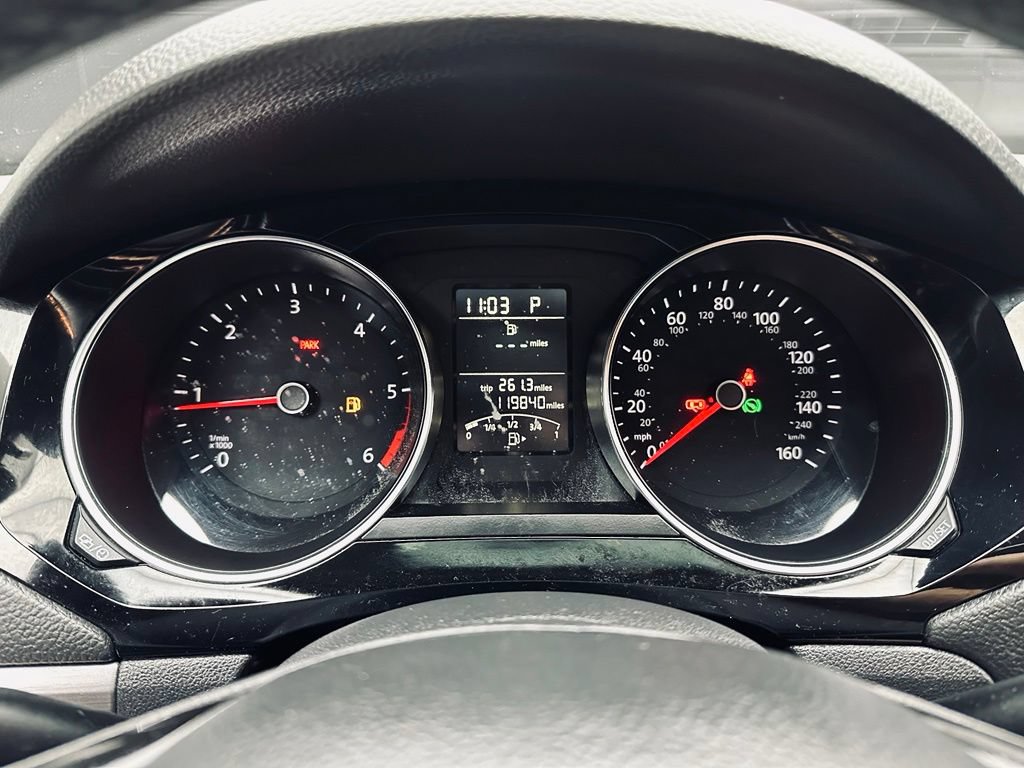 Used 2015 Volkswagen Jetta TDI SE FWD image 33