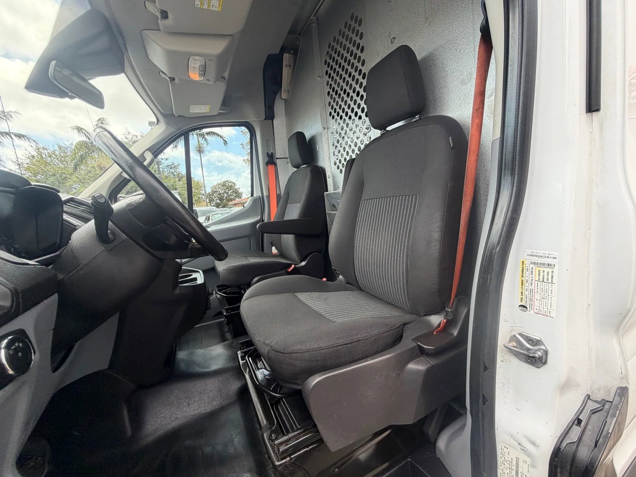 Used 2019 Ford Transit 250 XL w/ Exterior Upgrade Package image 15