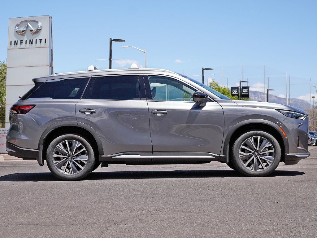 Certified 2026 INFINITI QX60 Luxe w/ Cargo Package AWD/4WD image 11