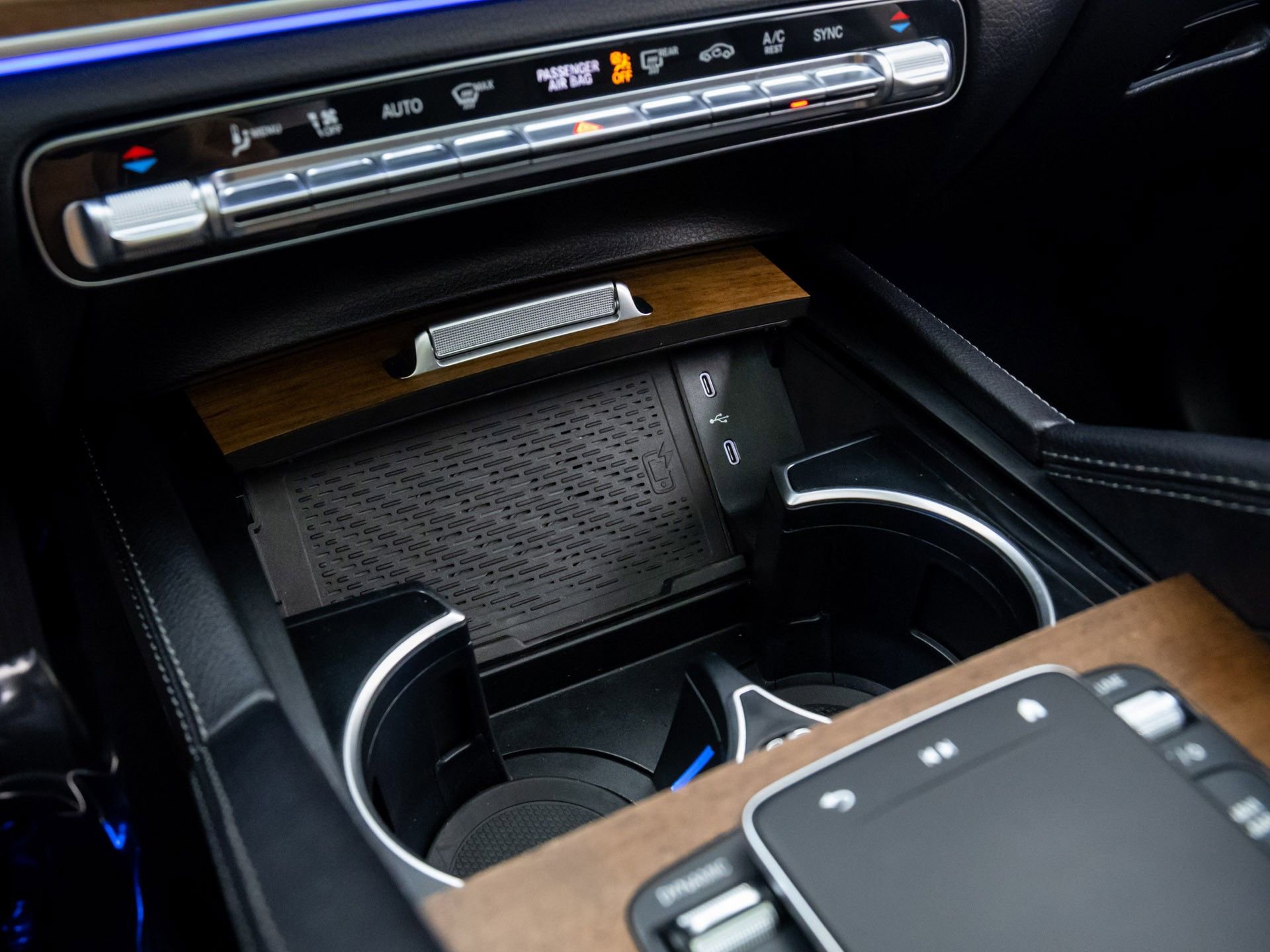 Certified 2024 Mercedes-Benz GLE 350 4MATIC w/ Driver Assistance Package image 27