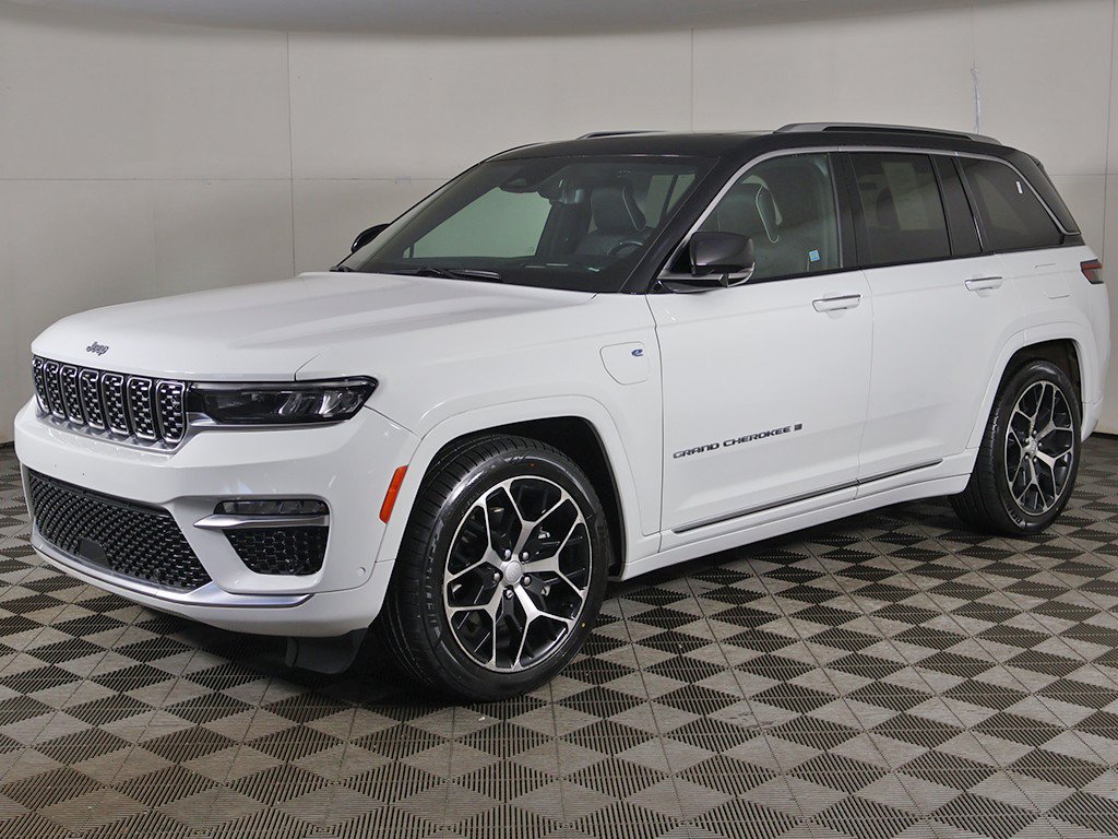 Used 2022 Jeep Grand Cherokee Summit AWD/4WD image 11