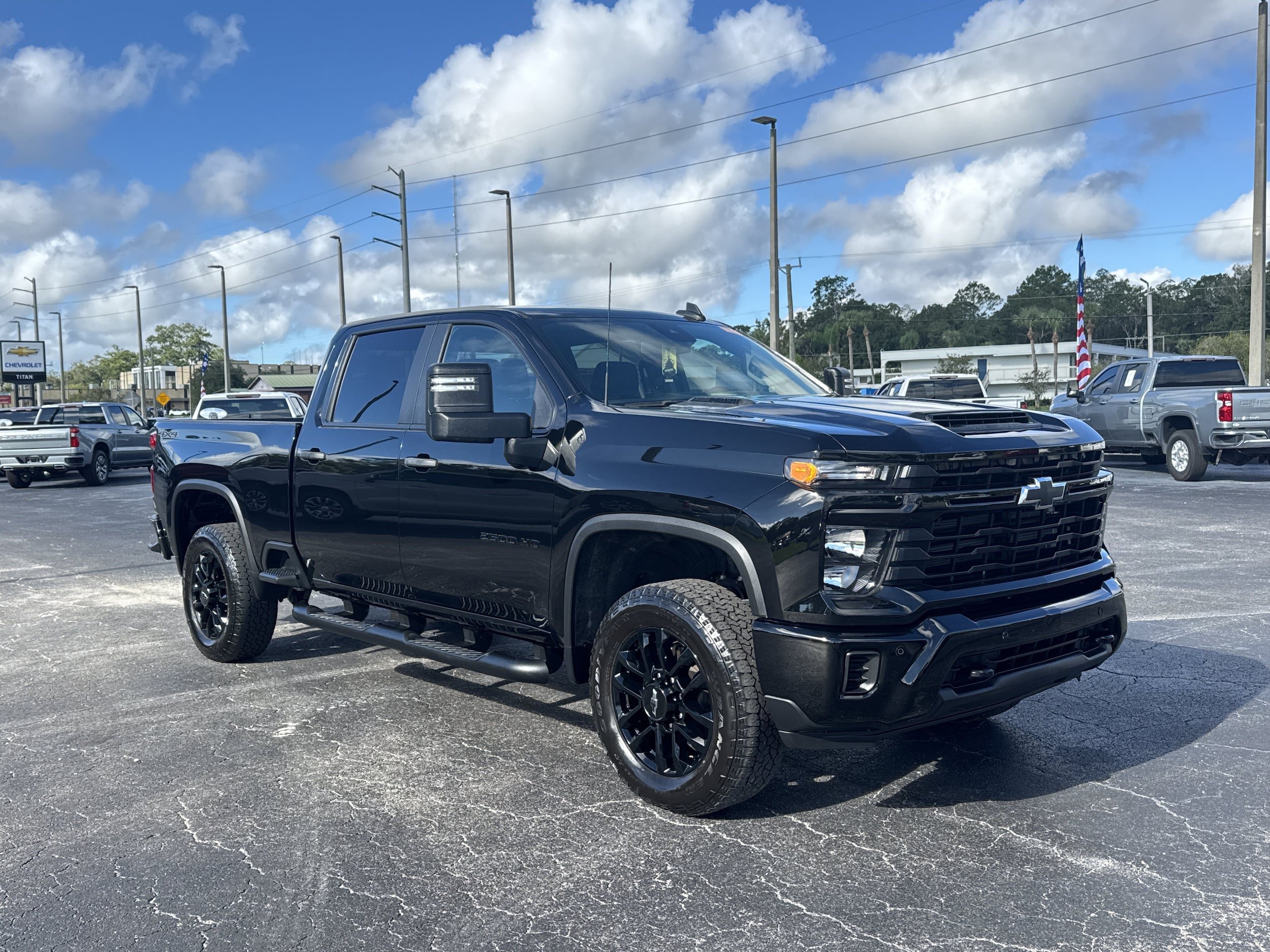 Used 2025 Chevrolet Silverado 2500 Custom w/ Custom Value Package AWD/4WD image 2