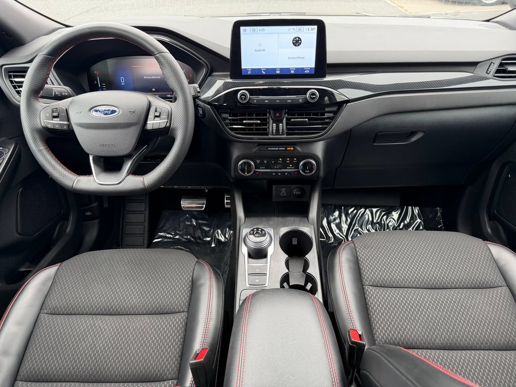 Used 2023 Ford Escape ST-Line Select AWD/4WD image 2