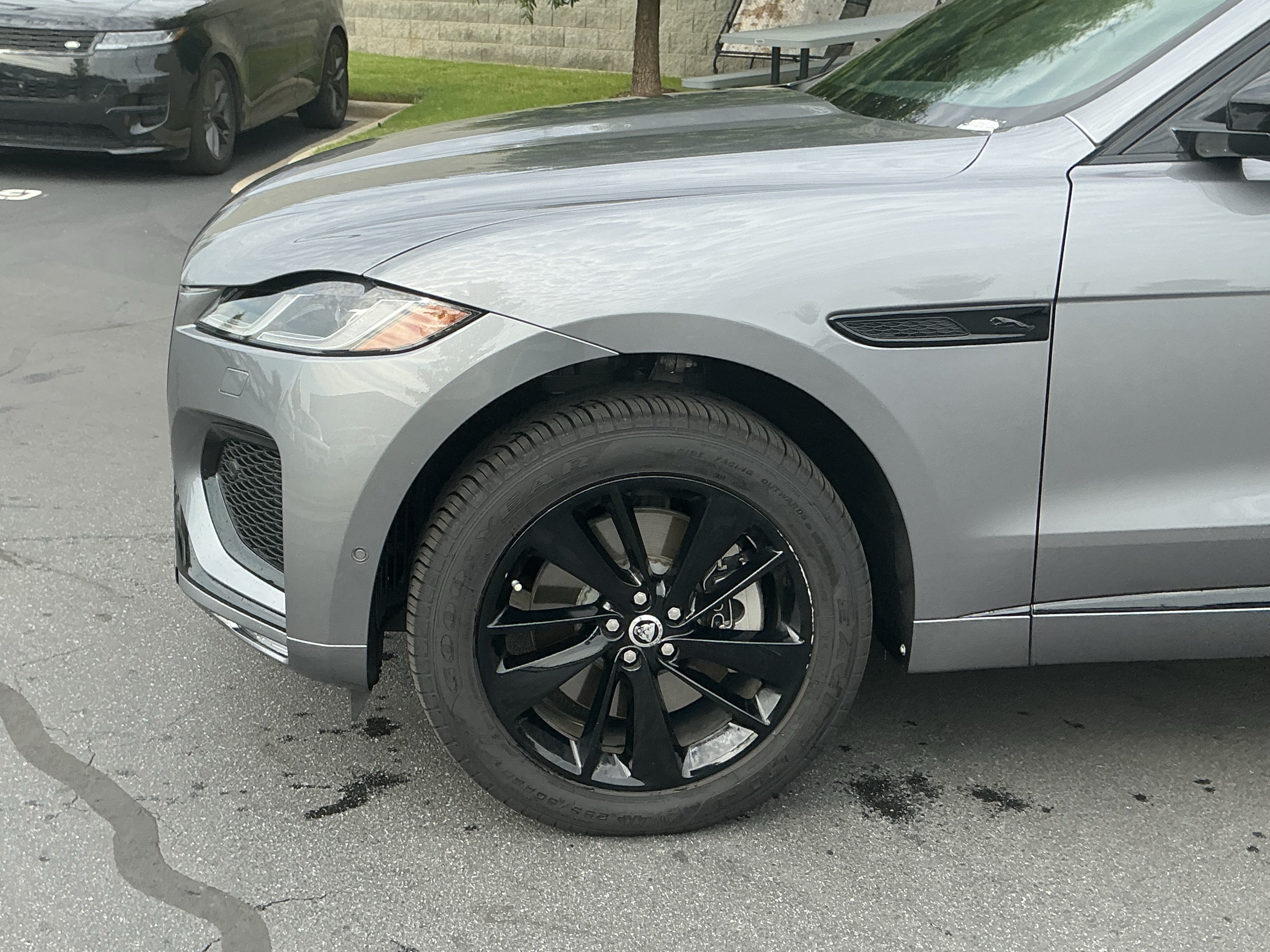 Certified 2026 Jaguar F-PACE R-Dynamic S AWD/4WD image 13