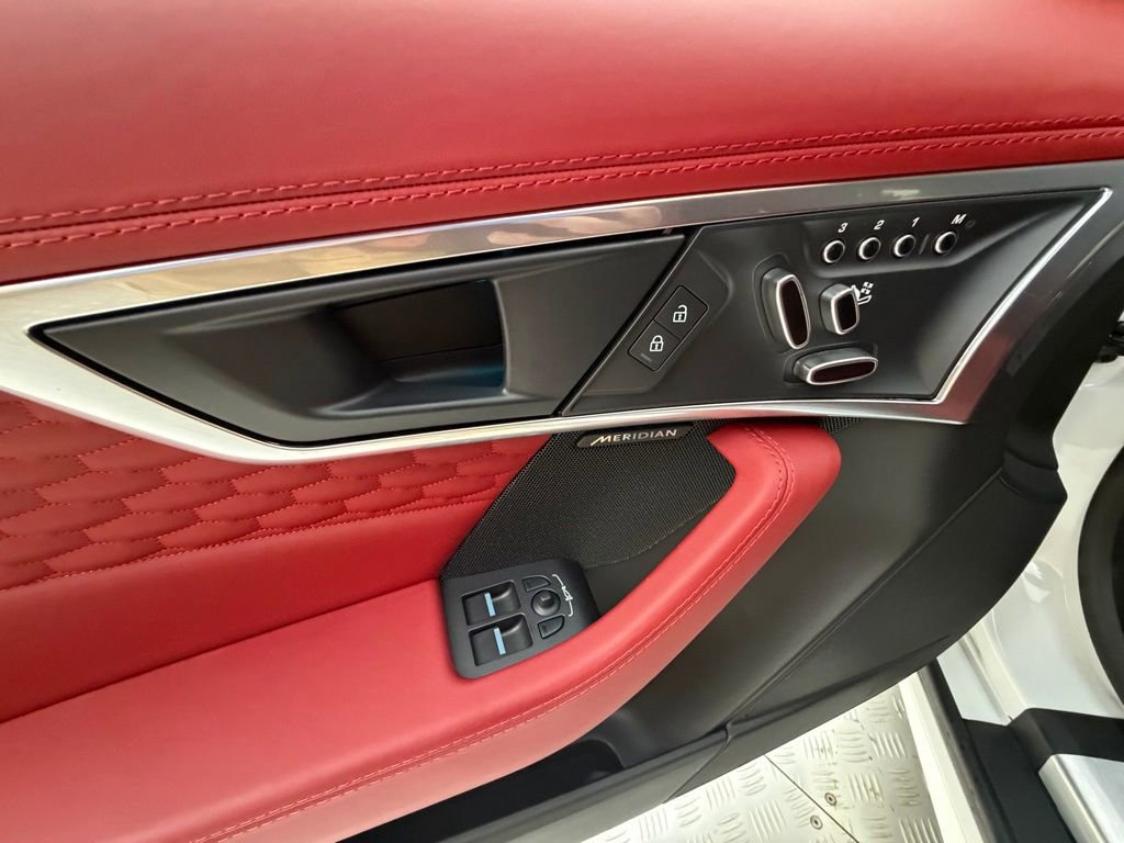 Used 2024 Jaguar F-TYPE R-Dynamic image 29