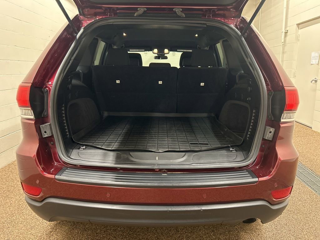 Used 2020 Jeep Grand Cherokee Laredo image 11