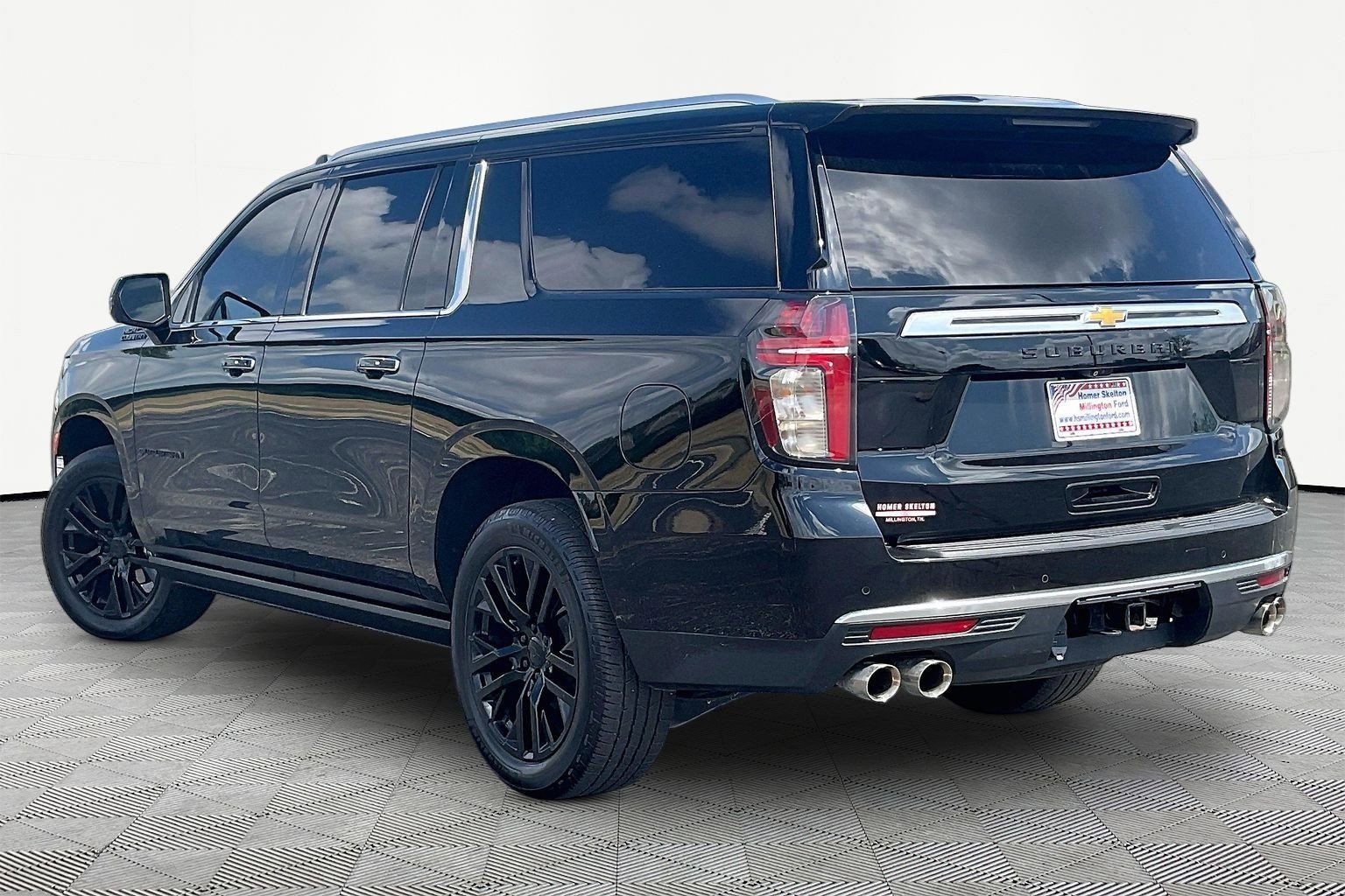 Used 2022 Chevrolet Suburban High Country AWD/4WD image 10