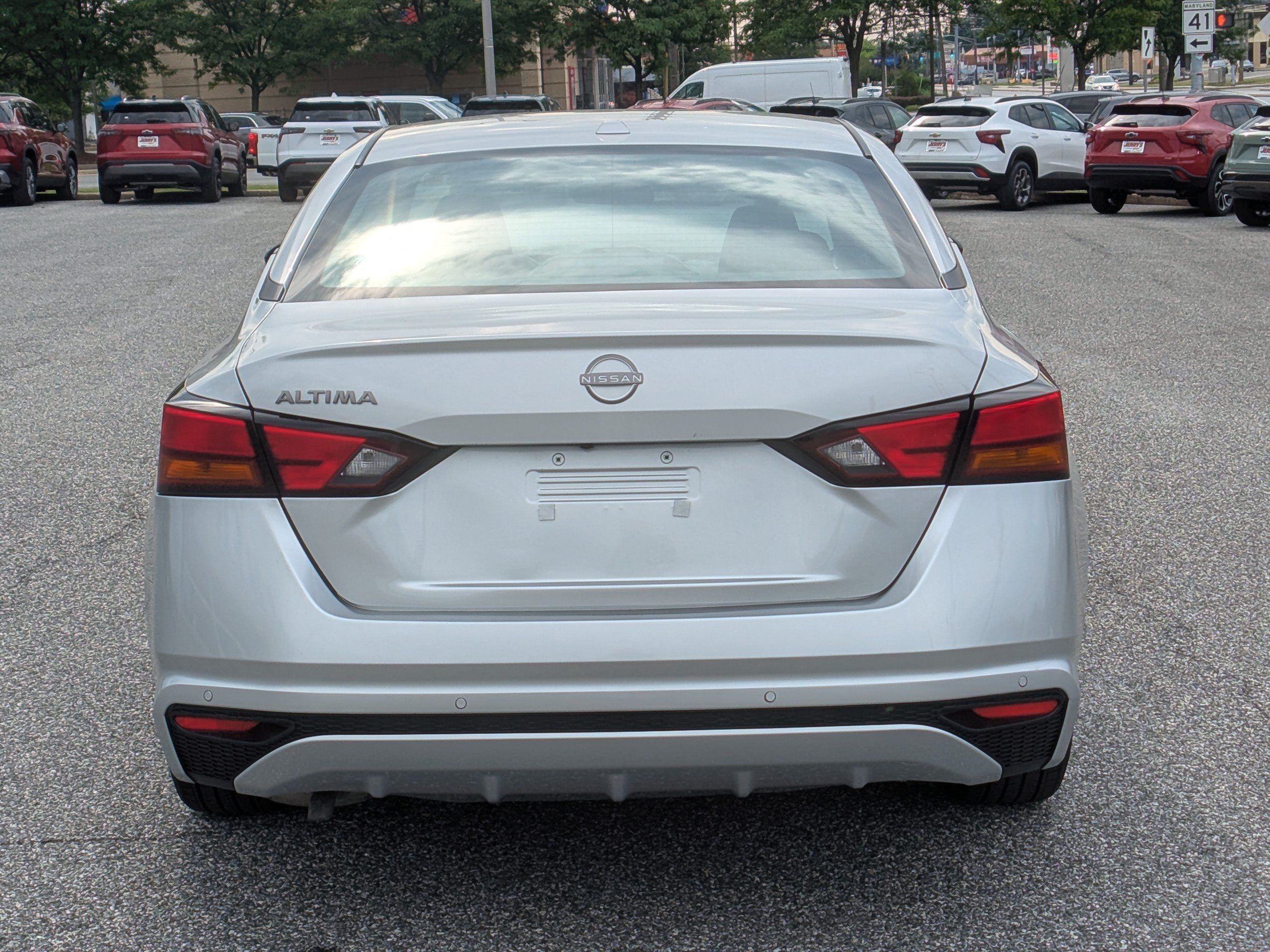 Used 2025 Nissan Altima 2.5 SV AWD/4WD image 7