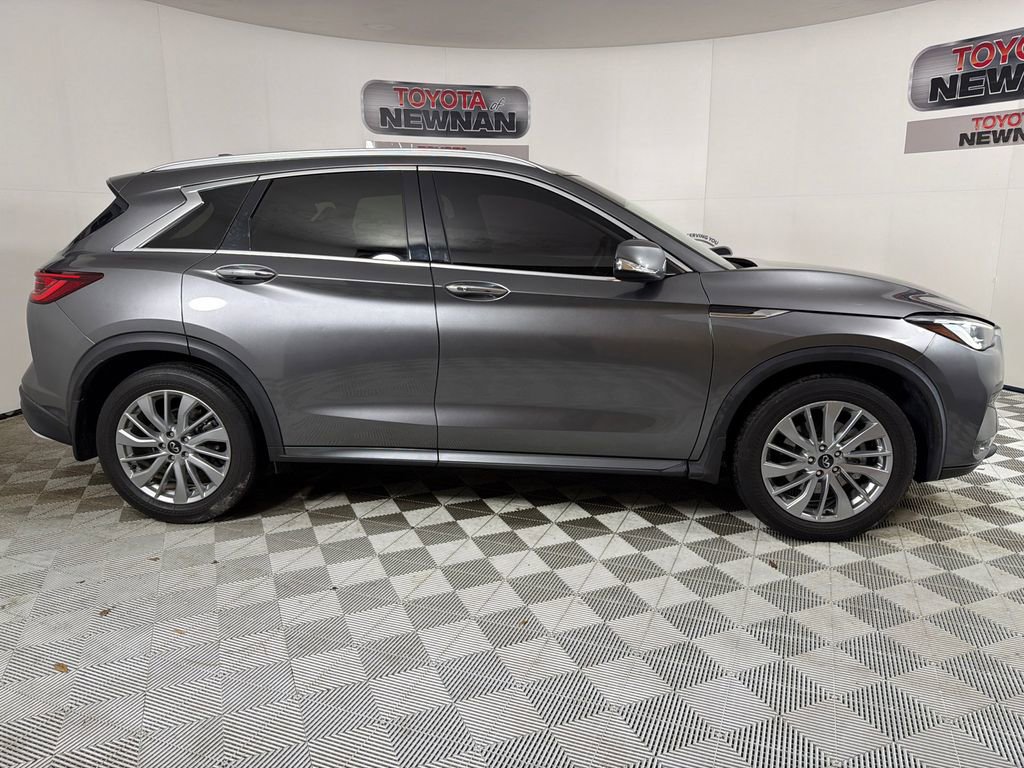 Used 2023 INFINITI QX50 Luxe image 3