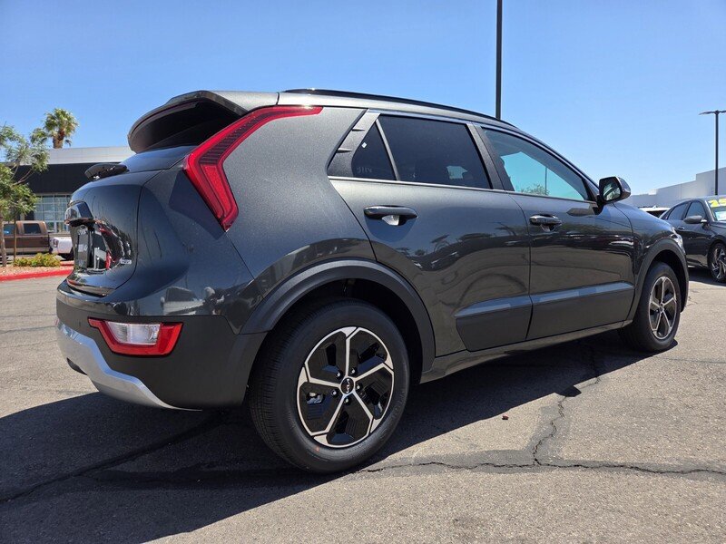 New 2026 Kia Niro EX FWD image 3
