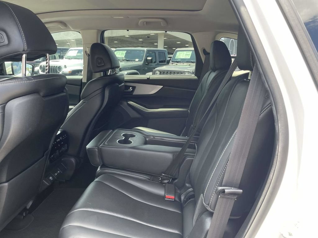 Used 2023 Acura MDX w/ Technology Package FWD image 21