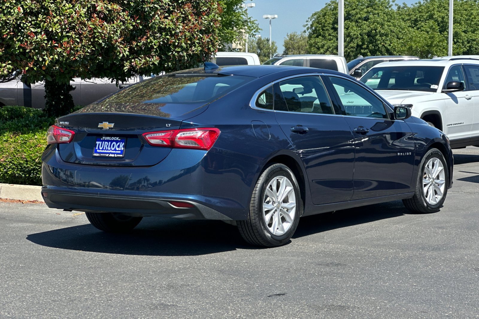 Used 2022 Chevrolet Malibu LT image 4