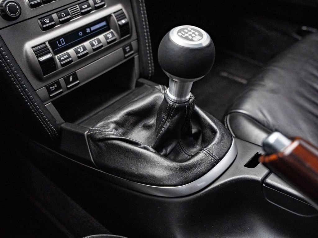Used 2006 Porsche 911 Carrera S RWD image 40