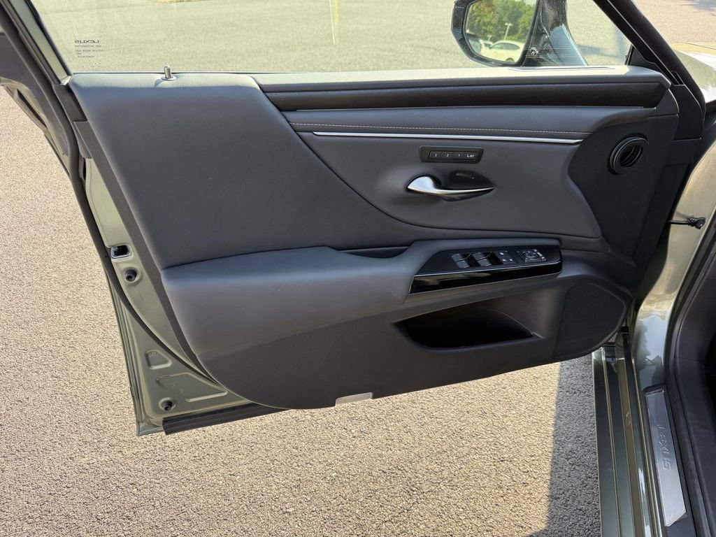 Used 2025 Lexus ES 350 w/ Premium Package FWD image 11