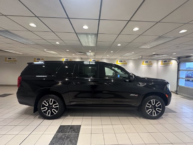 Used 2021 GMC Yukon XL AT4 w/ AT4 Premium Plus Package AWD/4WD image 3