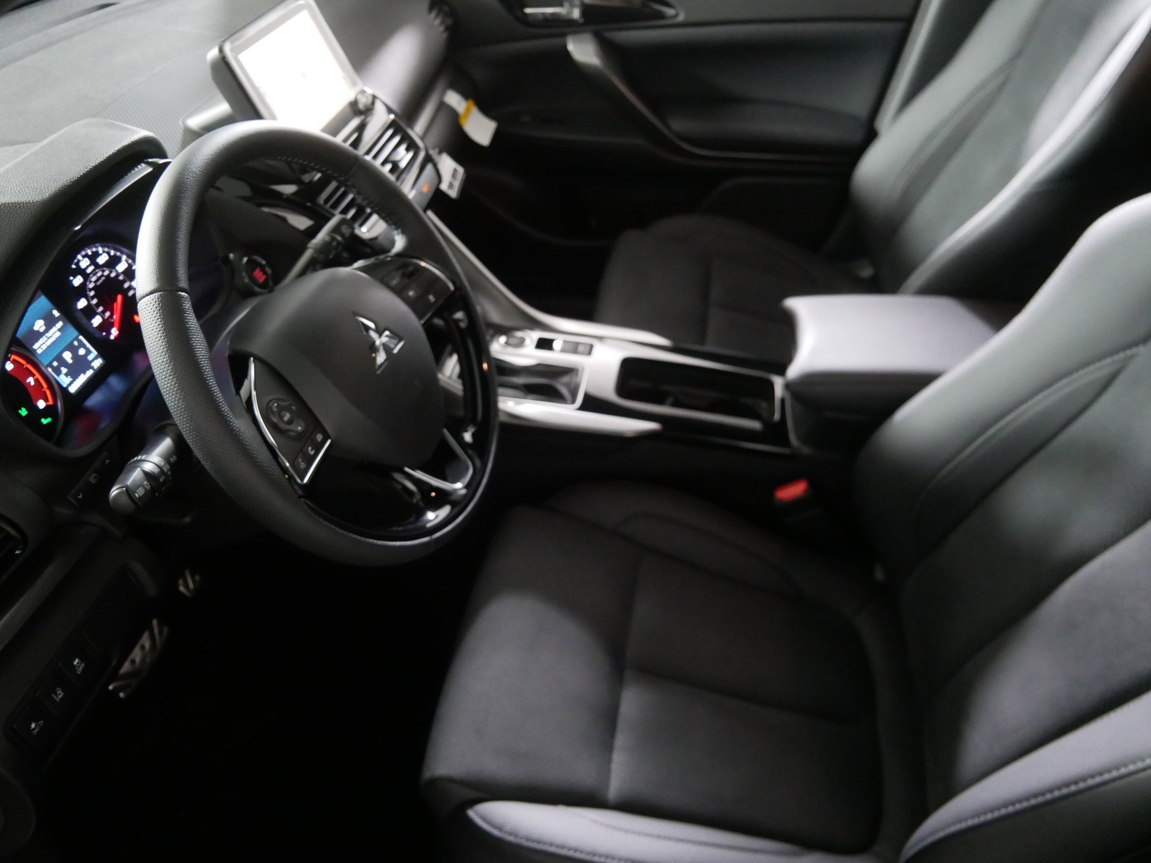 New 2025 Mitsubishi Eclipse Cross Black Edition image 4