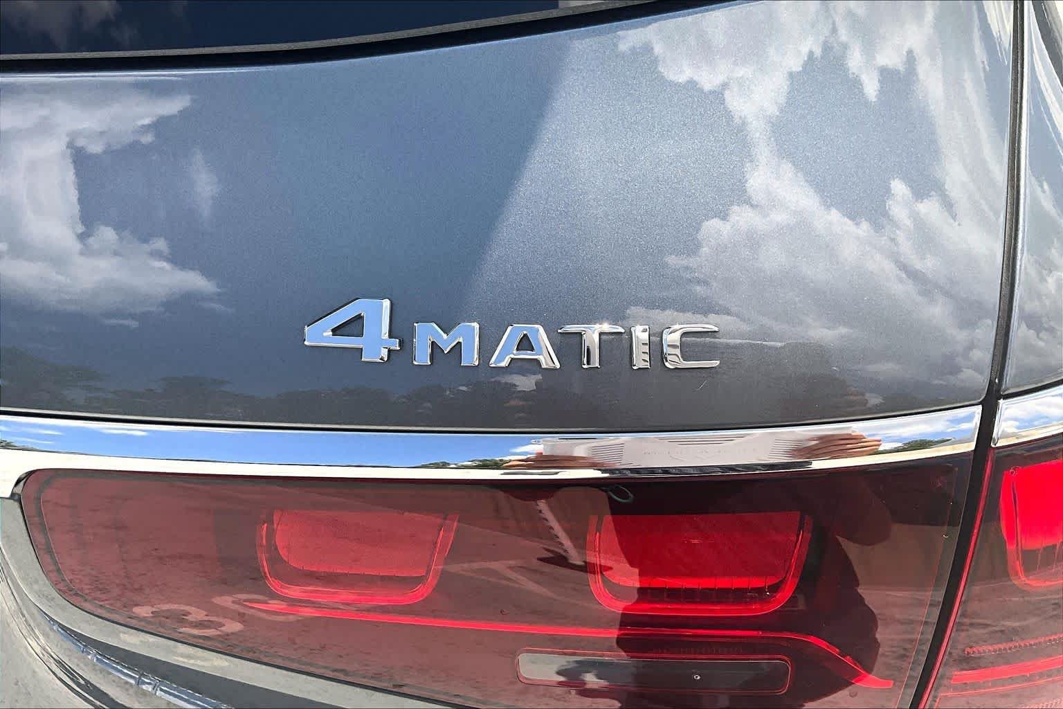 Used 2024 Mercedes-Benz GLS 450 4MATIC image 10