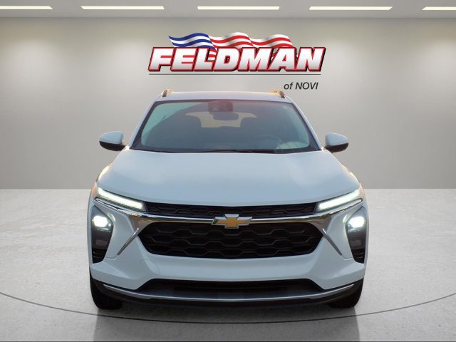 Used 2025 Chevrolet Trax LT w/ Driver Confidence Package FWD image 9
