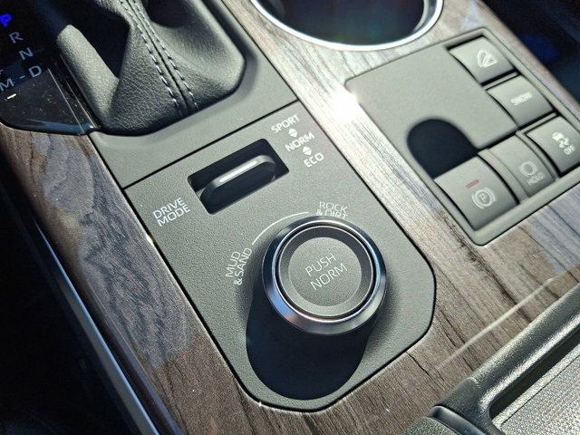 New 2025 Toyota Highlander Limited image 18