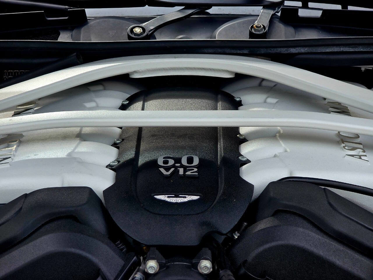 Used 2014 Aston Martin Vanquish Base 2dr Coupe image 57