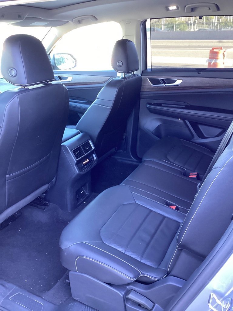 Used 2025 Volkswagen Atlas SEL image 9