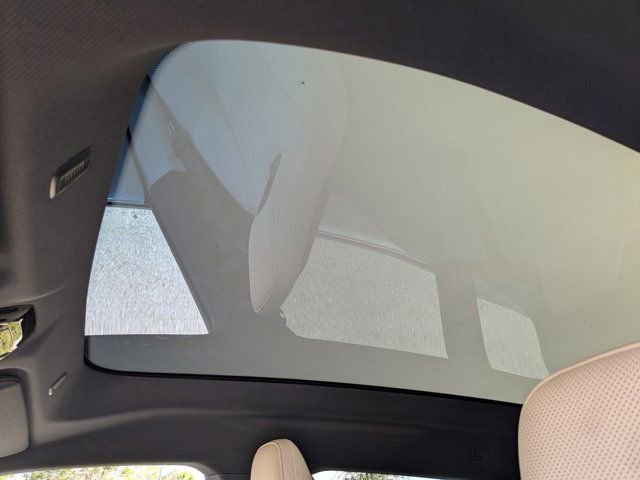 Used 2023 BMW iX xDrive50 image 24