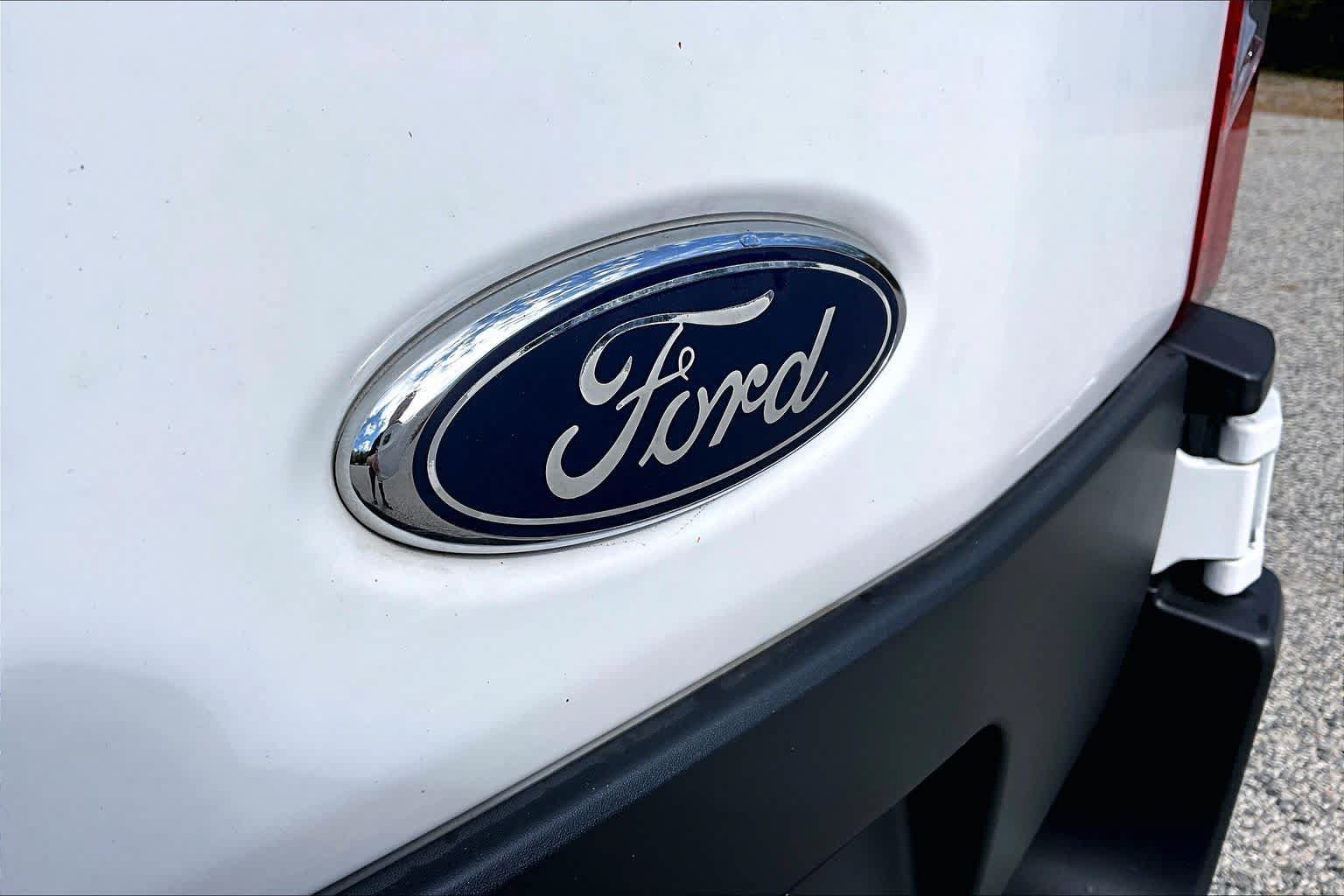 Used 2016 Ford Transit 150 130 Low Roof RWD image 32