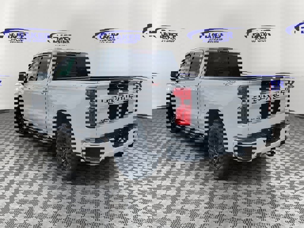 New 2026 Chevrolet Silverado 1500 RST w/ Rally Edition AWD/4WD image 3