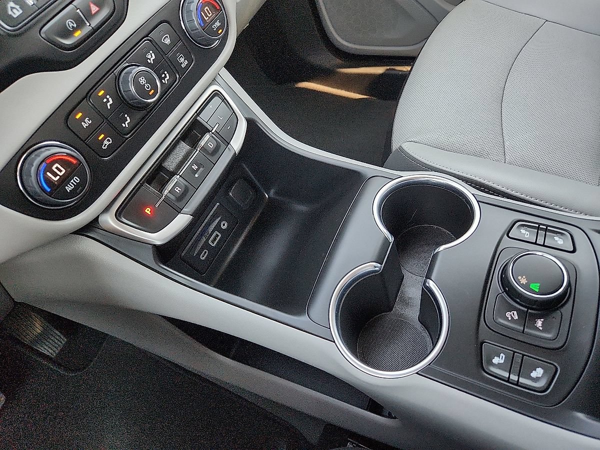 Used 2023 GMC Terrain SLT FWD image 12