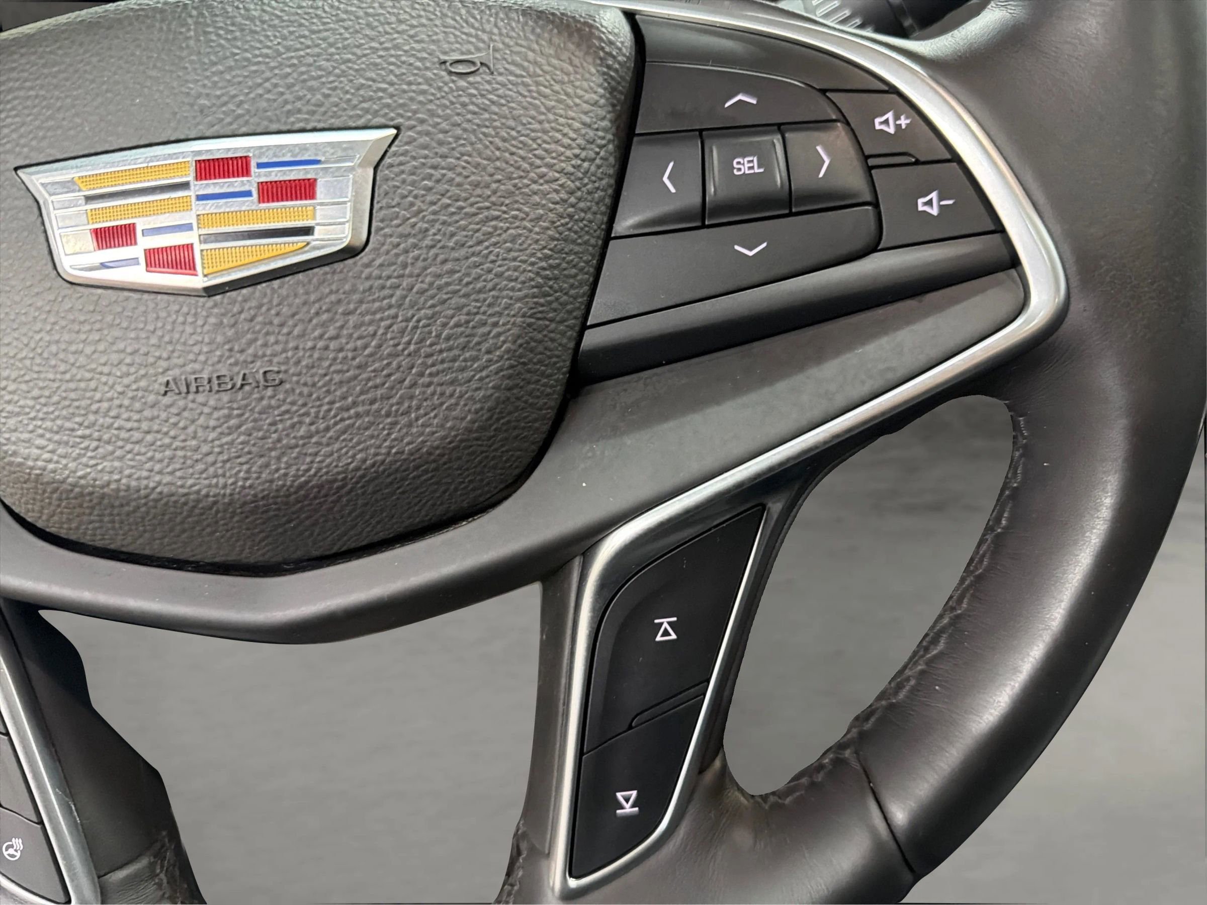 Used 2017 Cadillac XT5 Luxury w/ Driver Awareness Package image 28