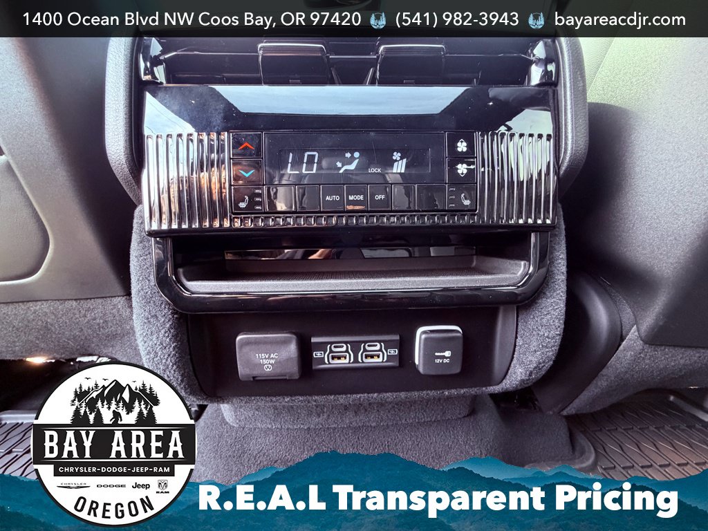 Used 2025 Jeep Wagoneer Series III w/ Premium Group I AWD/4WD image 16