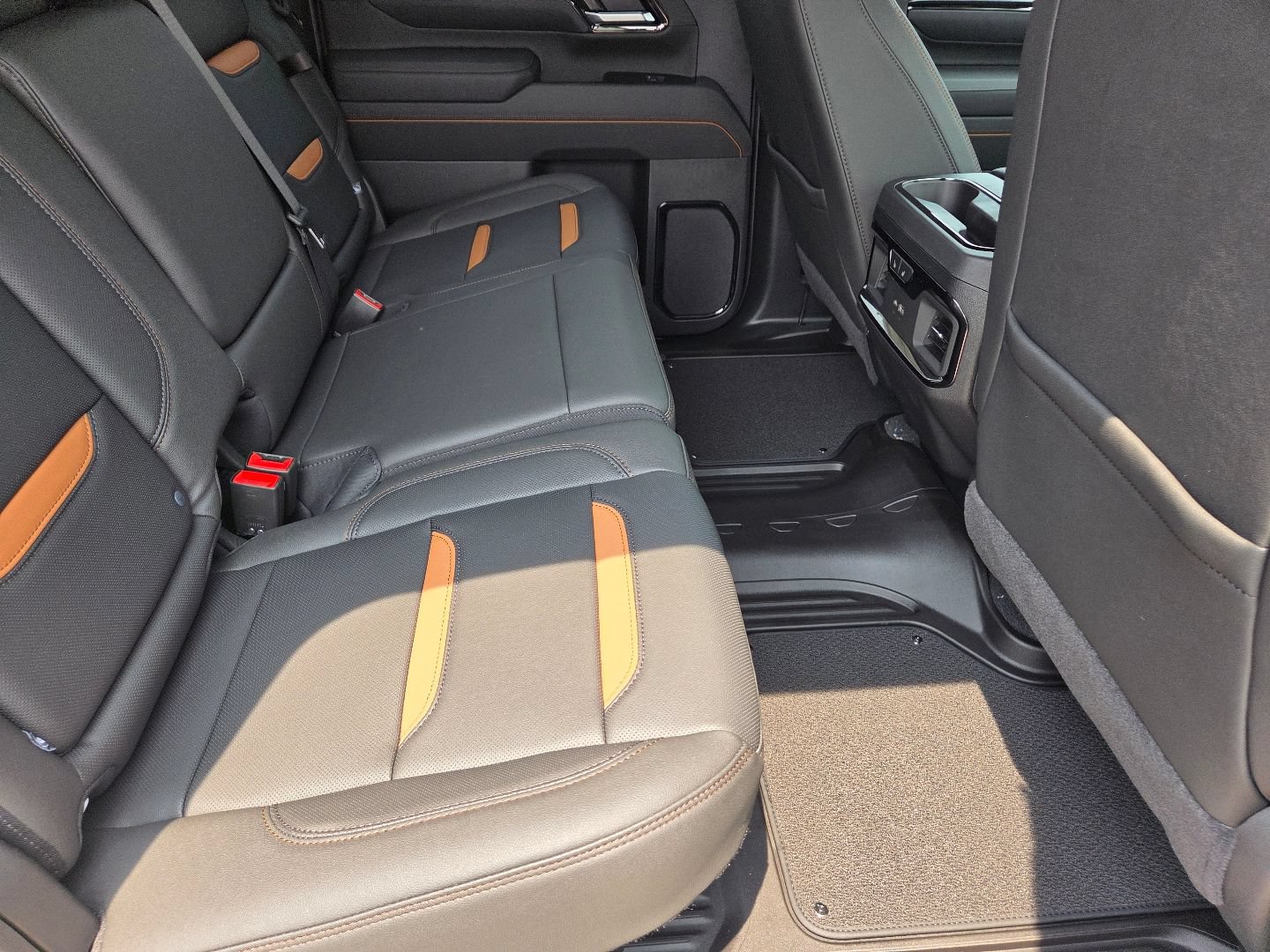 New 2026 GMC Sierra 2500 AT4 w/ Technology Package AWD/4WD image 27