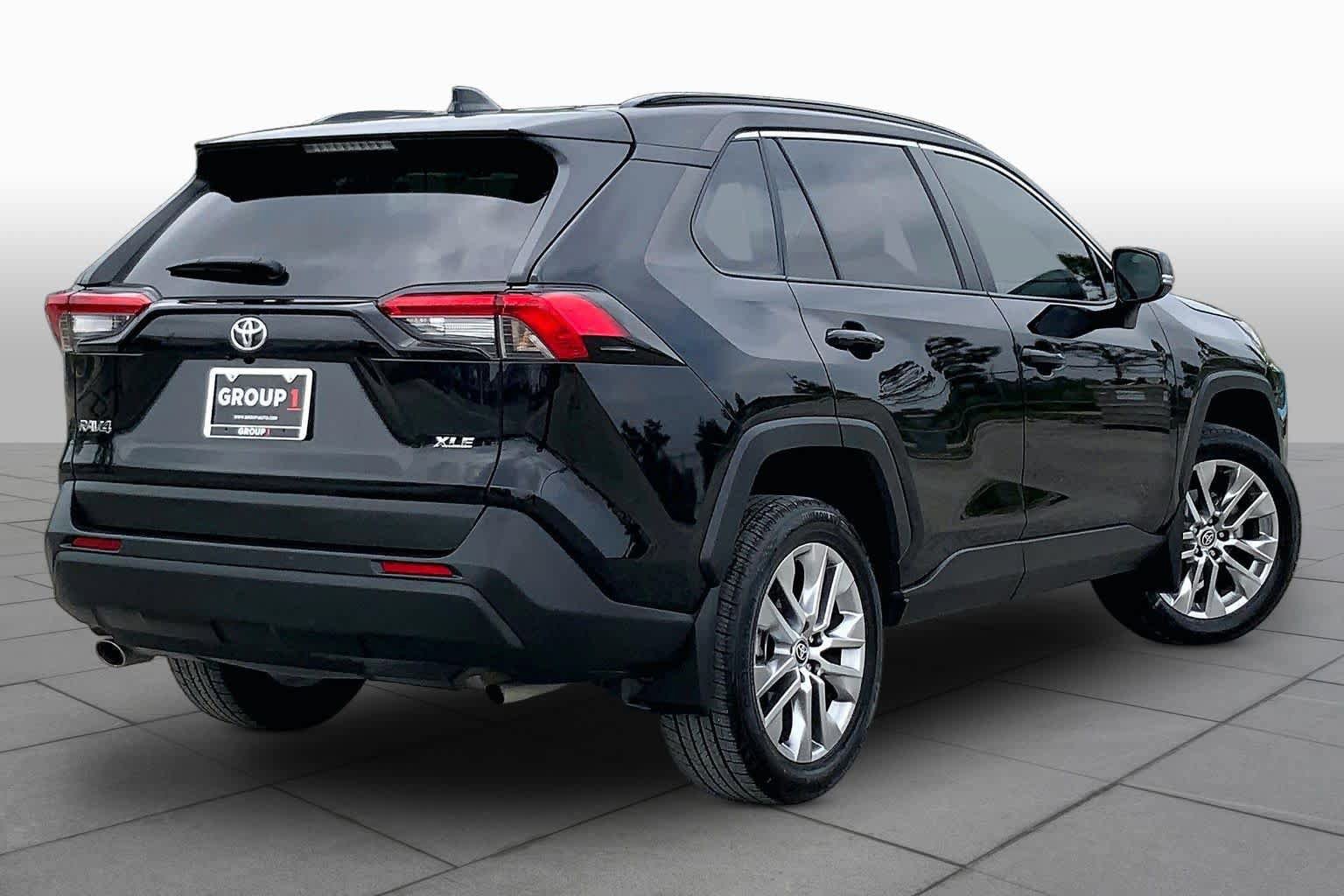 Used 2023 Toyota RAV4 XLE Premium FWD image 13