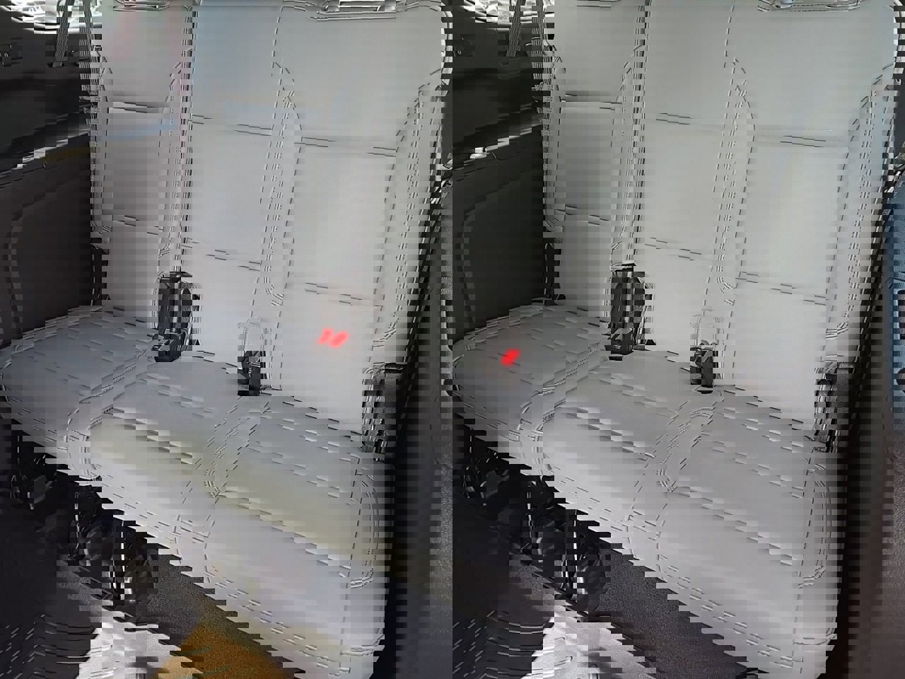 Used 2022 Chevrolet Suburban LT w/ Luxury Package image 31