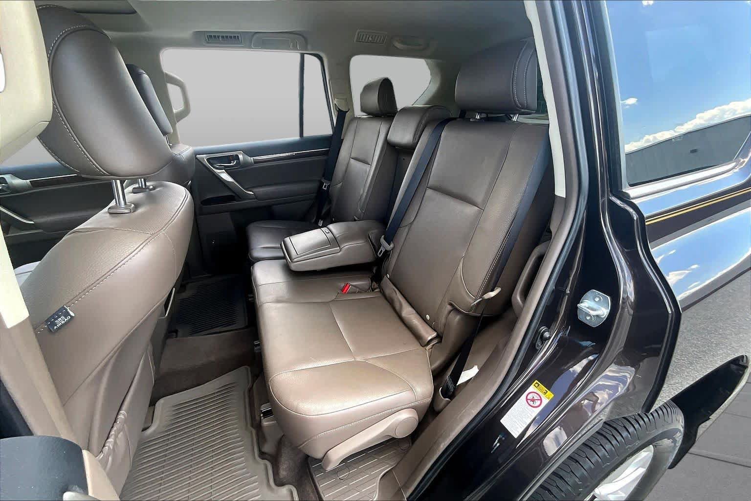 Used 2016 Lexus GX 460 w/ Premium Package AWD/4WD image 21