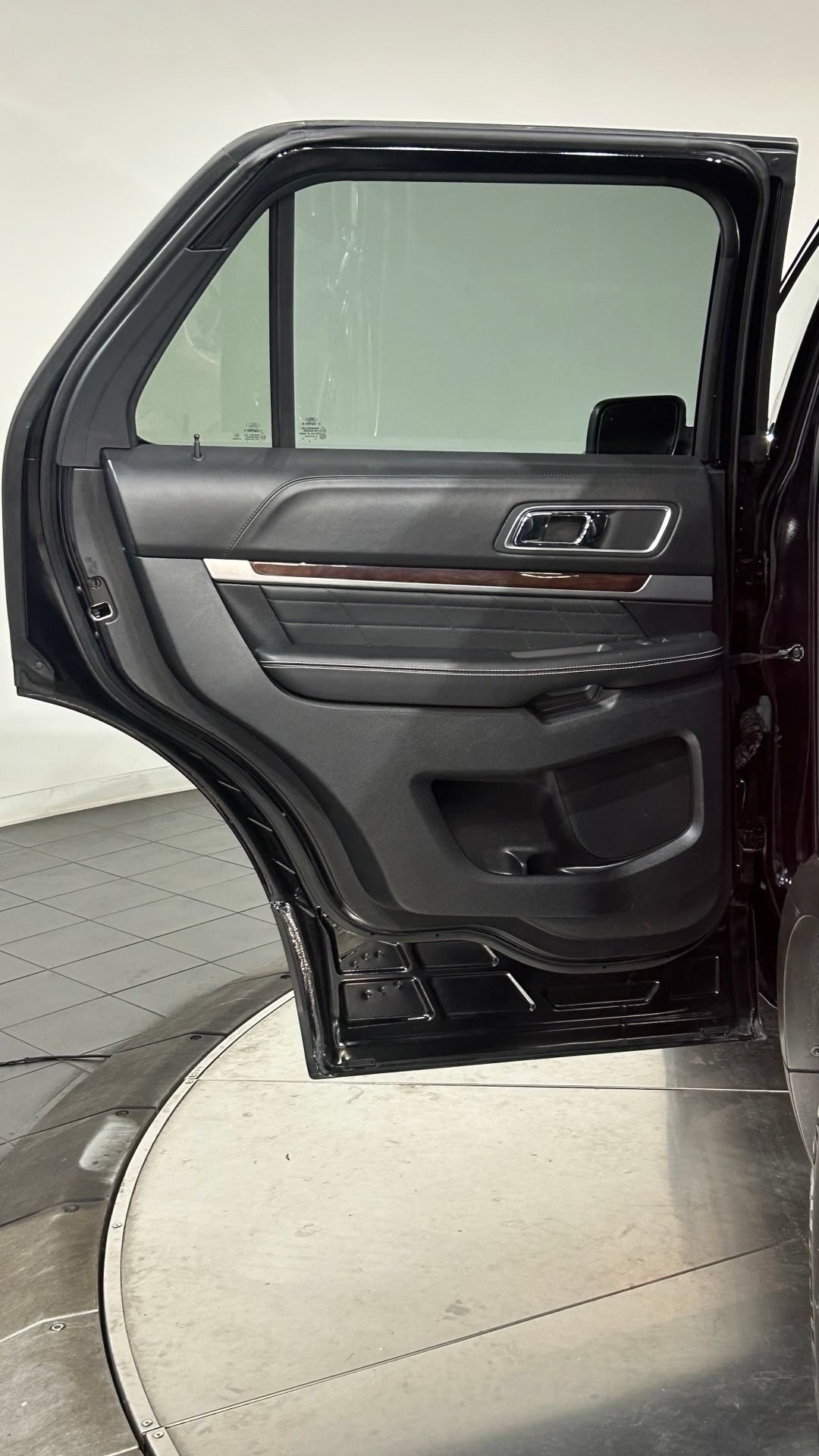 Used 2017 Ford Explorer Platinum AWD/4WD image 51