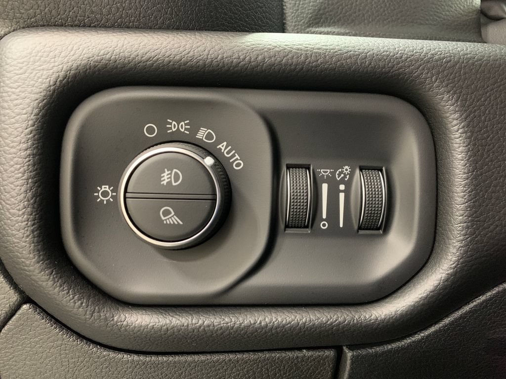 Used 2026 RAM 1500 Laramie w/ Laramie Preferred Package AWD/4WD image 15