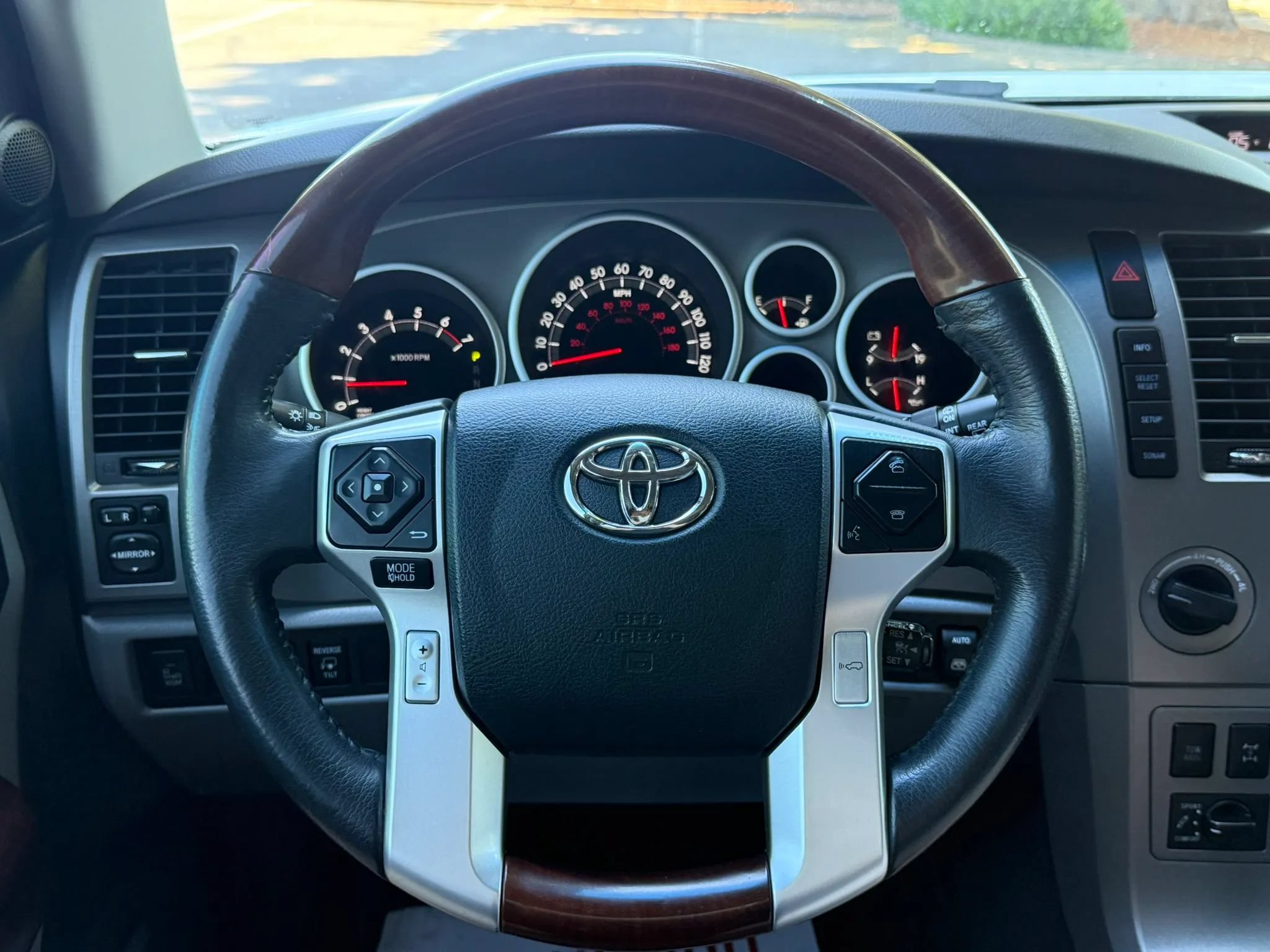 Used 2017 Toyota Sequoia Platinum AWD/4WD image 10
