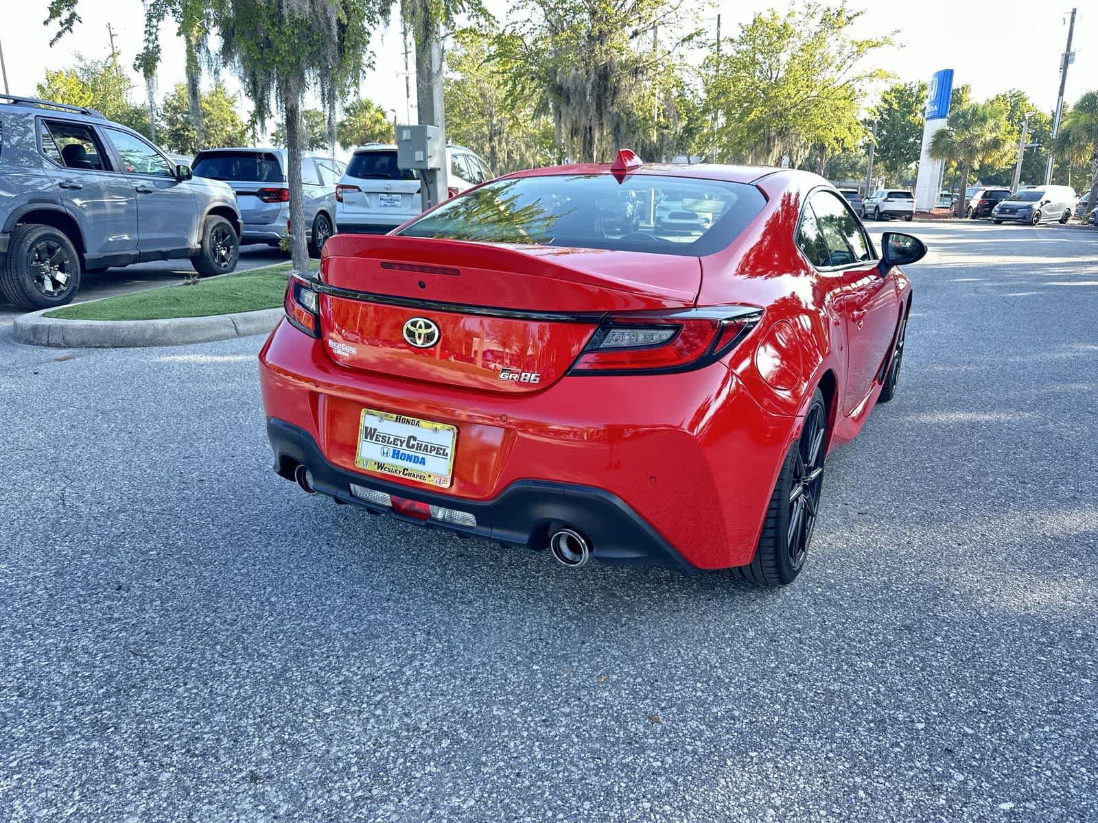 Used 2025 Toyota GR86 Premium w/ ALL Weather Mat Package (TMS) RWD image 6