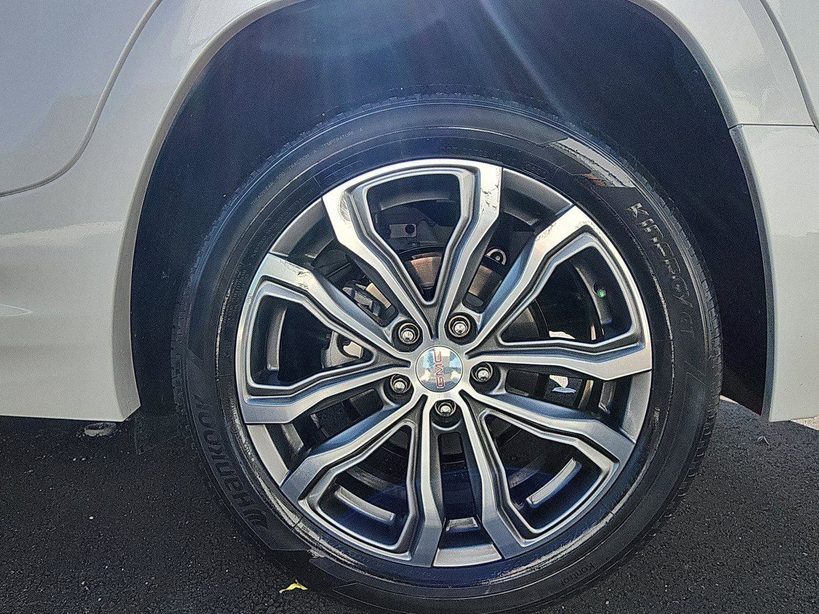 Used 2021 GMC Terrain Denali w/ Denali Premium Package image 9