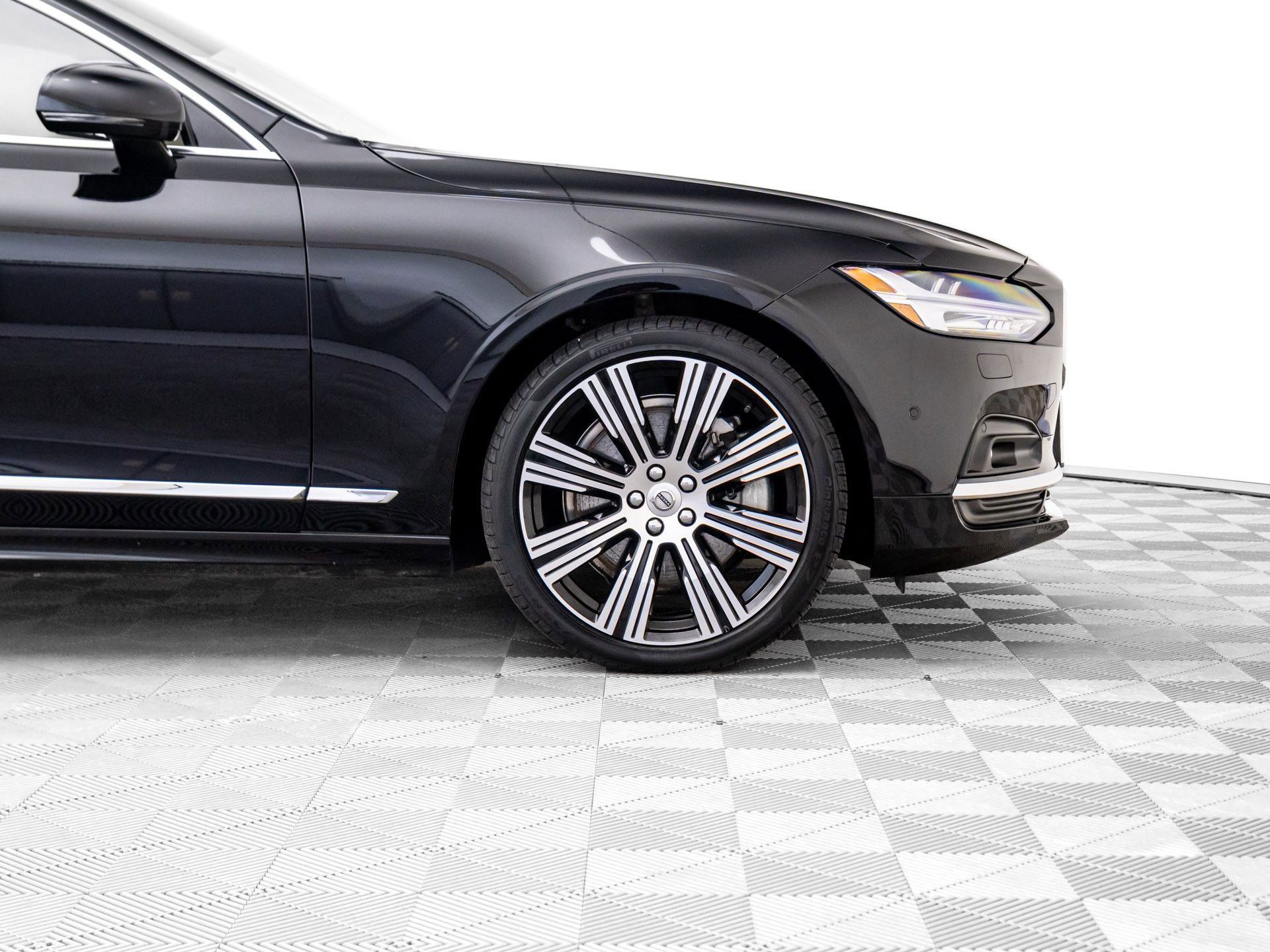 Used 2023 Volvo S90 B6 Ultimate image 35