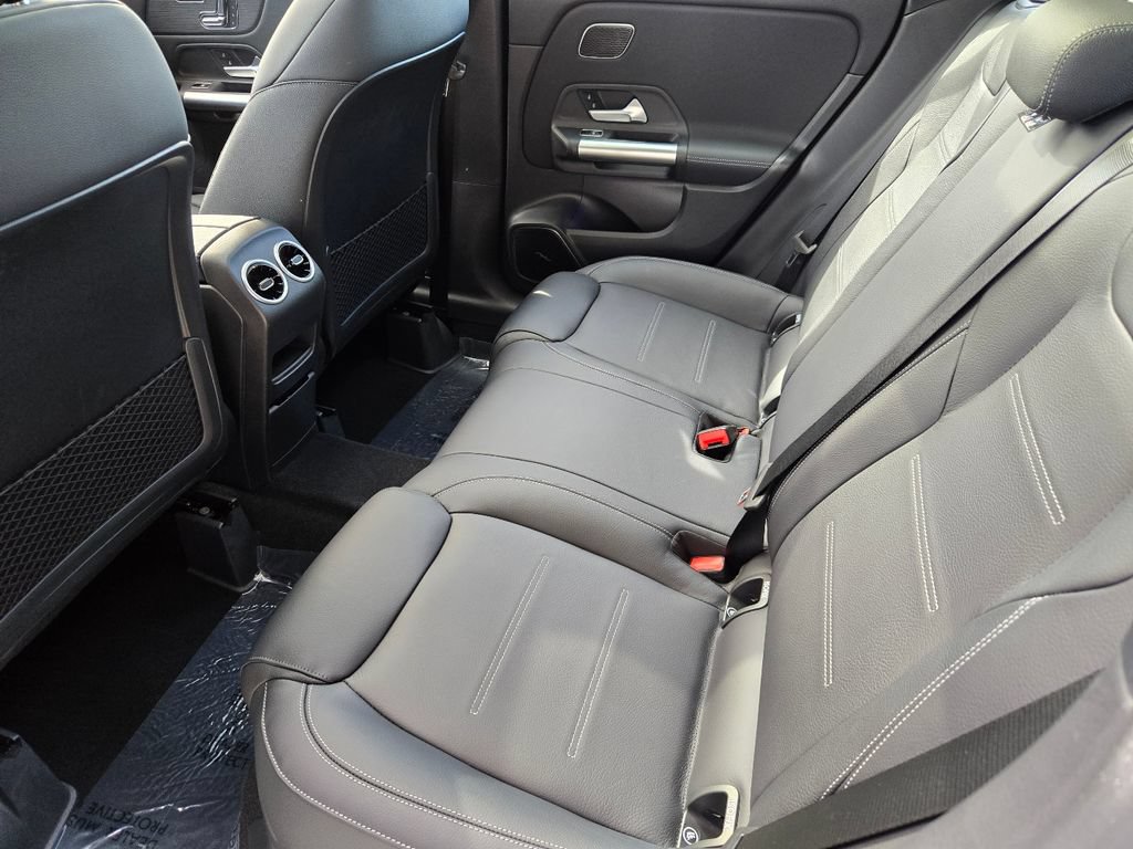 New 2026 Mercedes-Benz GLA 35 AMG 4MATIC image 37