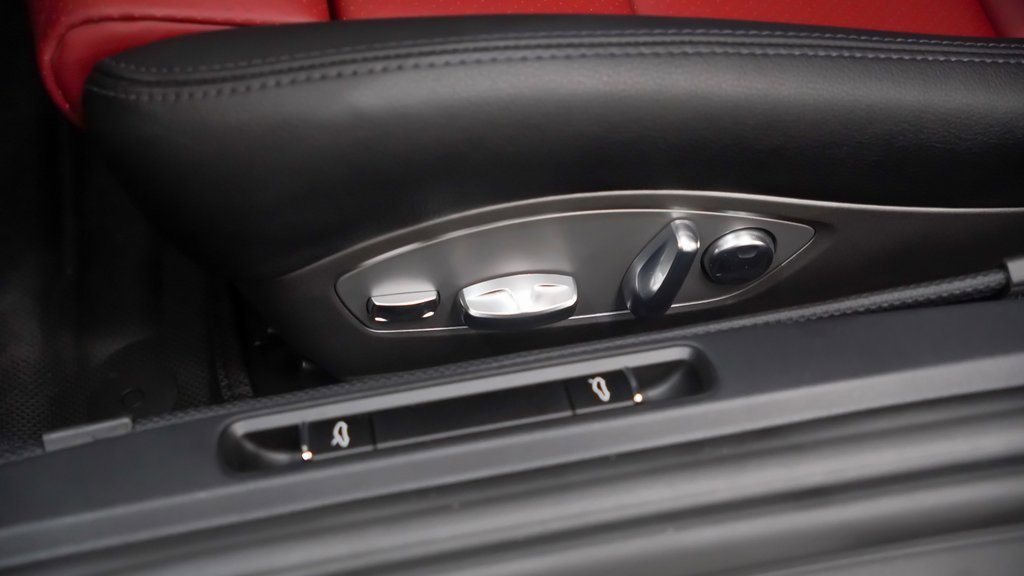 Used 2025 Porsche 718 Boxster image 21