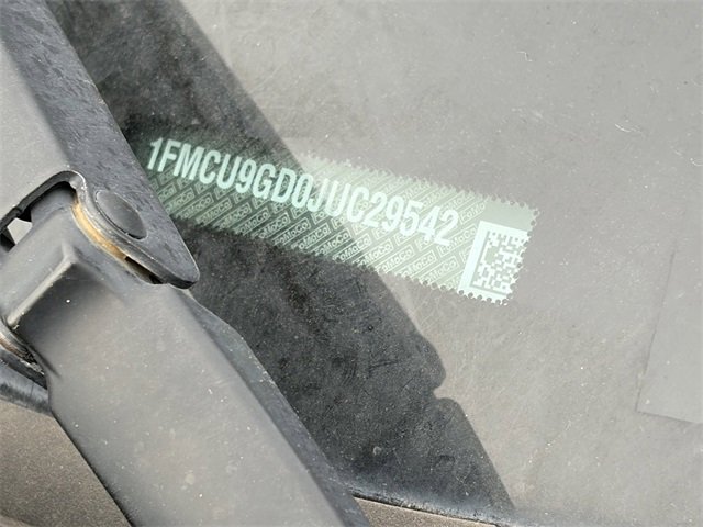 Used 2018 Ford Escape SE w/ SE Sport Appearance Package image 11