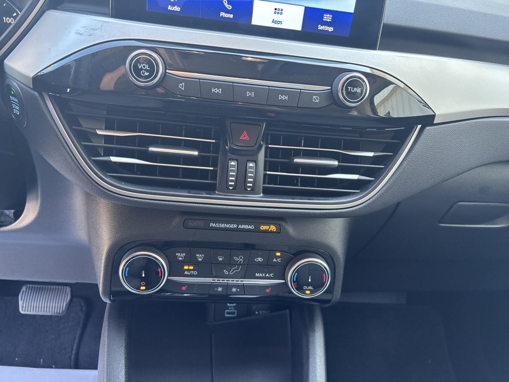 Used 2022 Ford Escape SE image 19