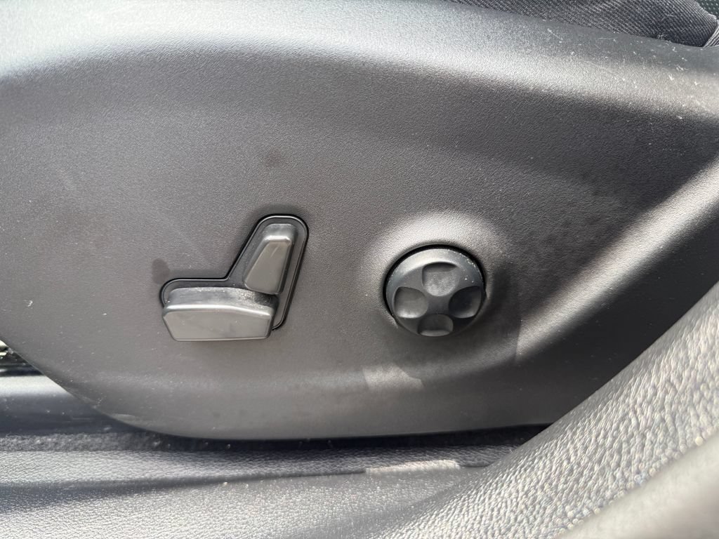 Used 2021 Jeep Cherokee Limited AWD/4WD image 17
