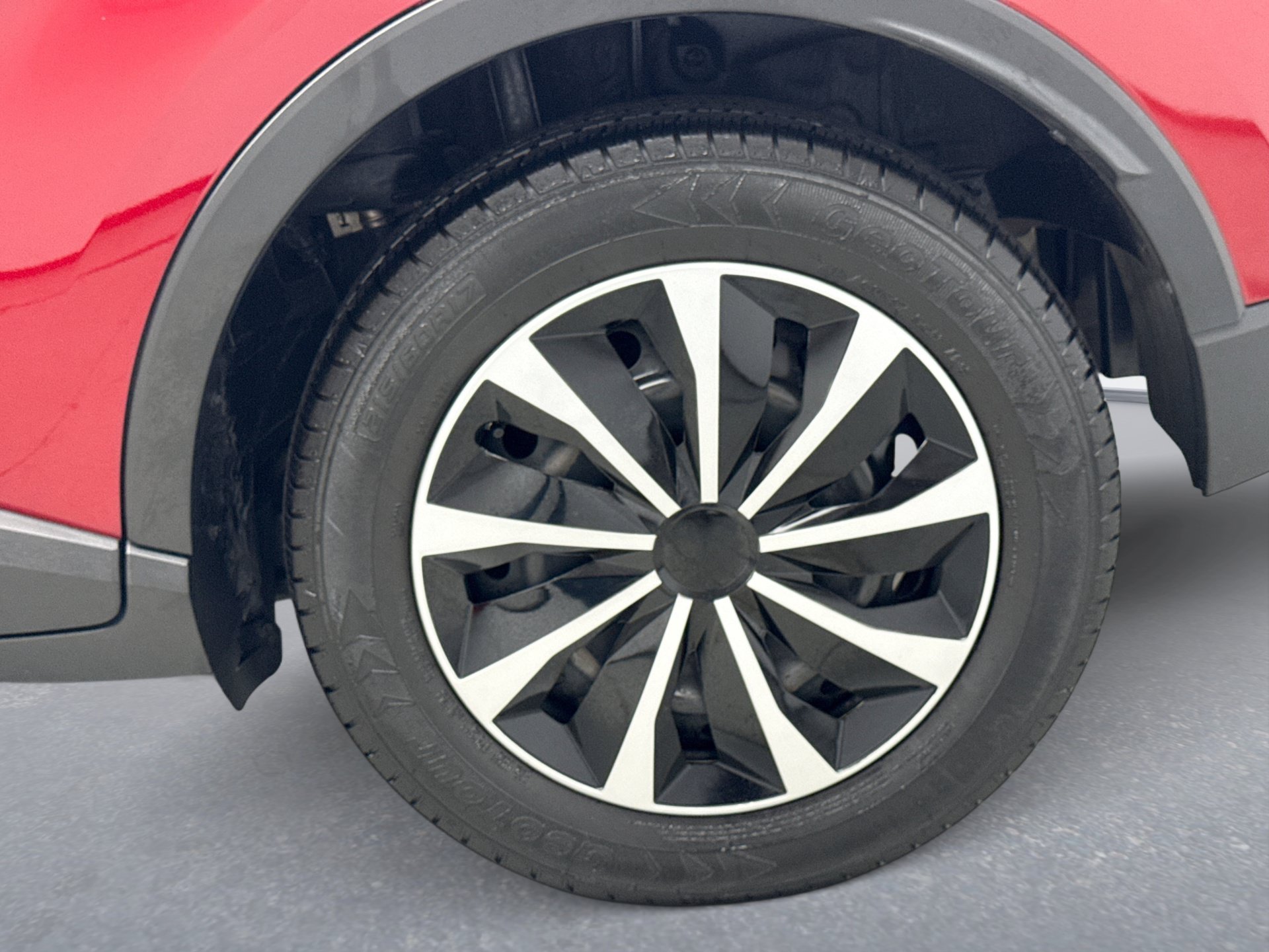 Used 2020 Toyota C-HR LE FWD image 22