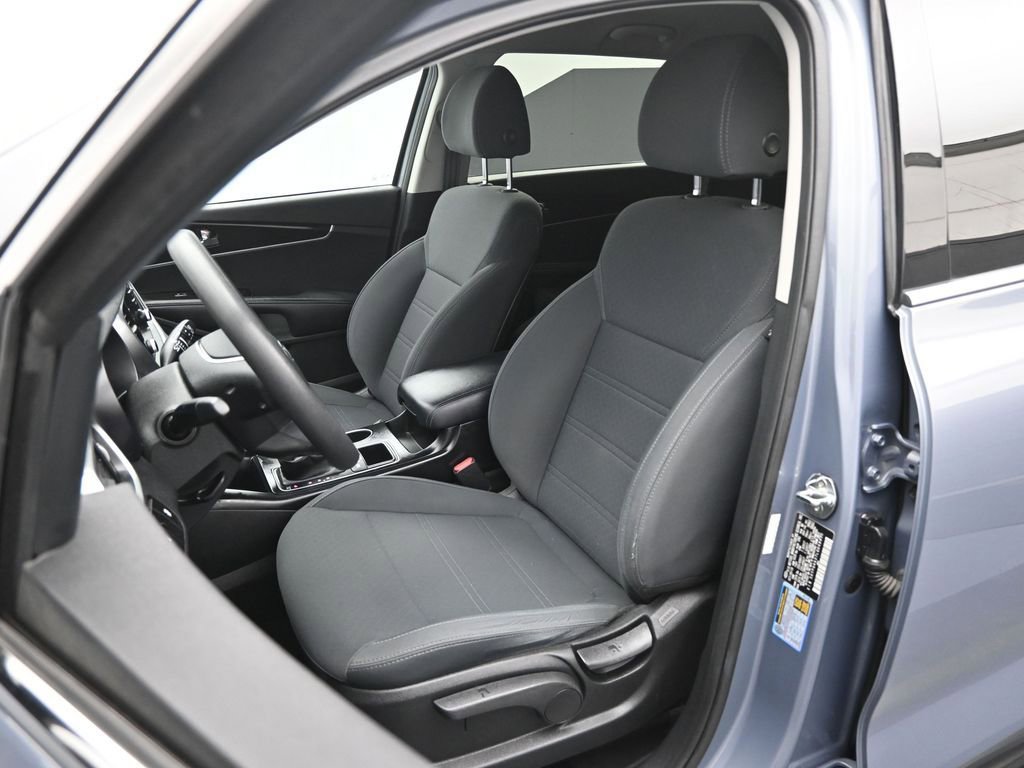 Used 2020 Kia Sorento LX image 9