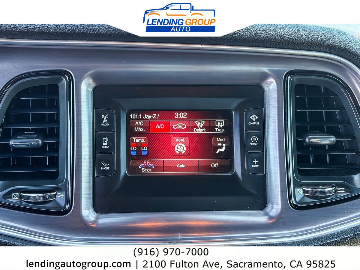 Used 2016 Dodge Challenger SXT RWD image 13