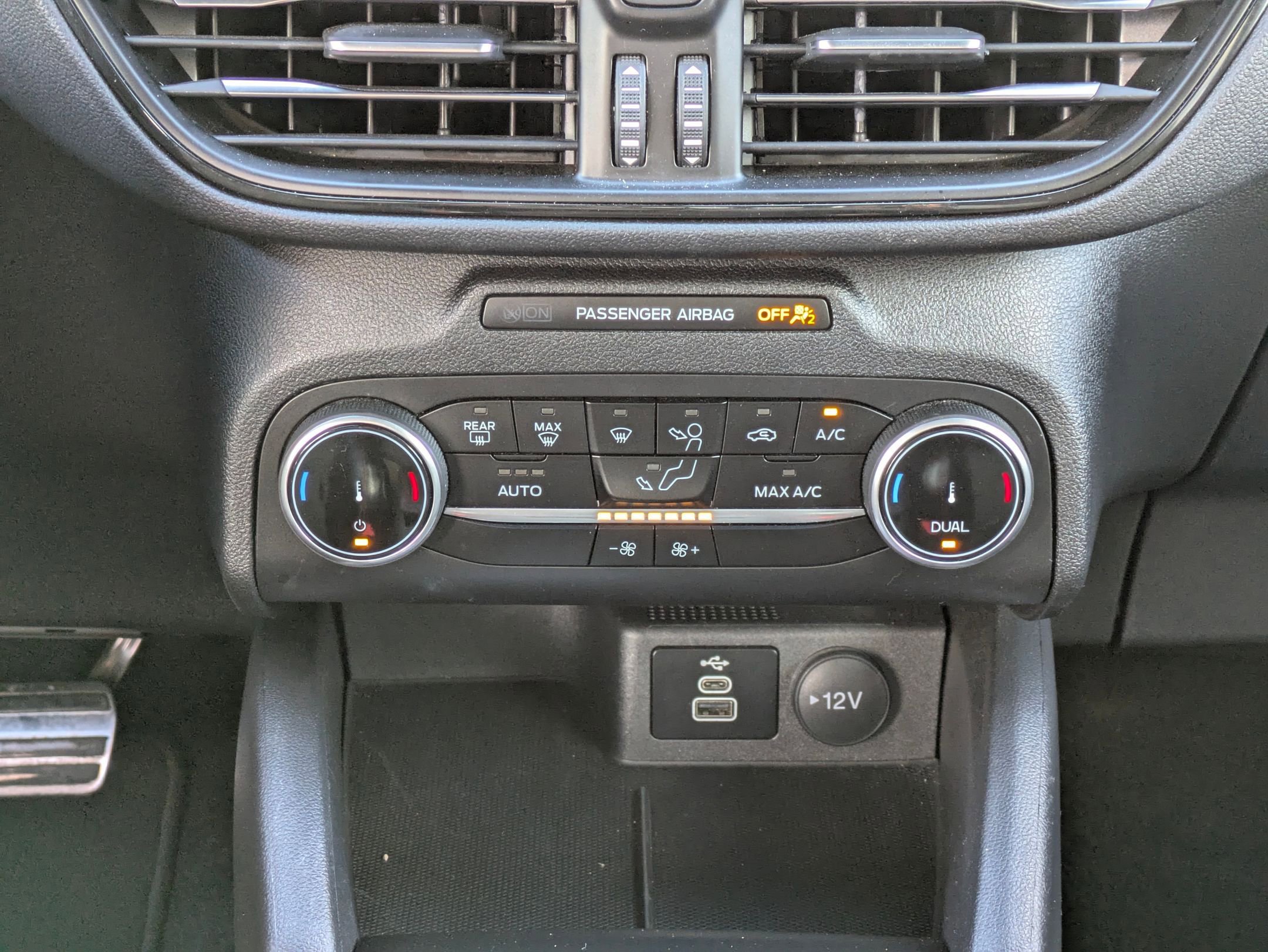 Used 2024 Ford Escape ST-Line image 18